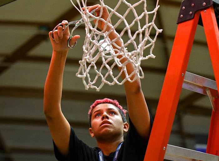 x South Medford Clackamas 6A Oregon girls basketball final Taylor Balkom 80